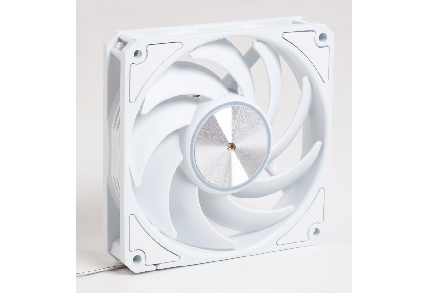 Кулер до корпусу Vinga 12027 PWM 4-pin white ОЕМ