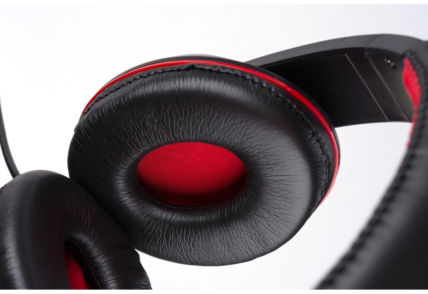 Навушники Vinga HSU040 Black USB (HSU40BK)